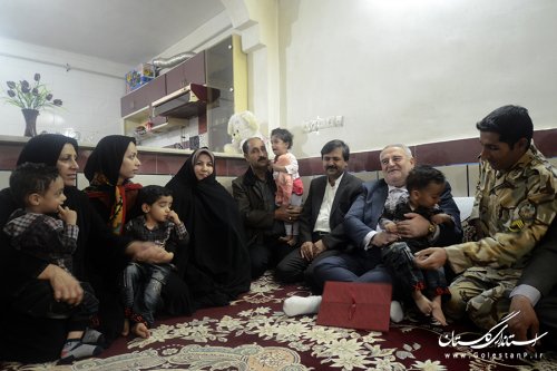 دیدار استاندار از مرکز سالمندان مهر، موسسه خیریه آمنه و خانواده چهار قلوهای گنبدی