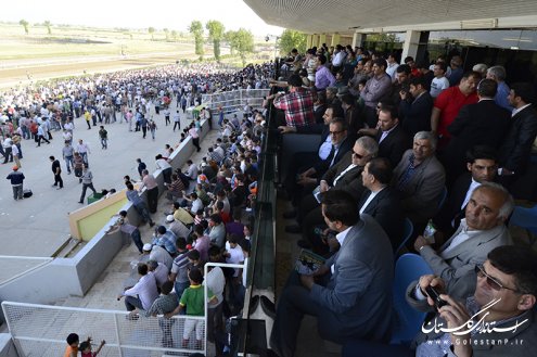 بازدید وزیر راه و شهرسازی و استاندار گلستان از میل گنبد و کورس اسبدوانی