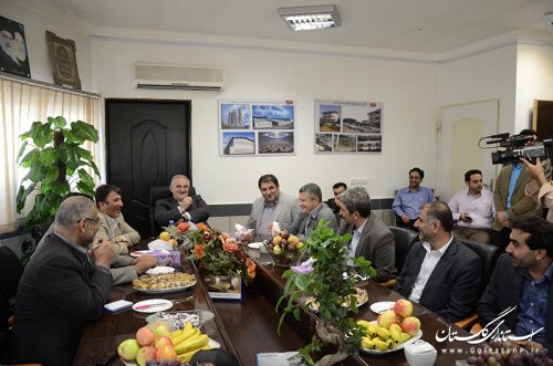 بازدید استاندار گلستان و نماینده مردم غرب استان از واحدهای تولیدی شهرستان بندرگز