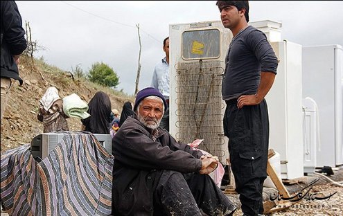 عملیات اسکان موقت روستای نرگس چال در اسرع وقت انجام شود