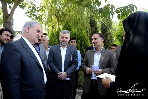 با حضور استاندار، هشت دستگاه ماشین آتش نشانی به دهیاران گلستانی تحویل شد