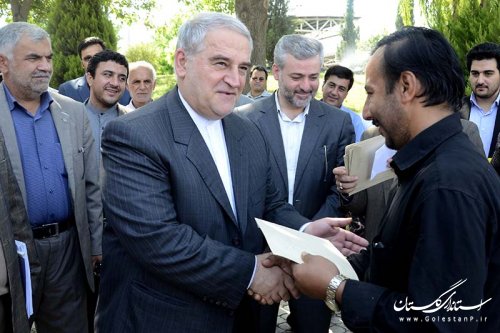با حضور استاندار، هشت دستگاه ماشین آتش نشانی به دهیاران گلستانی تحویل شد