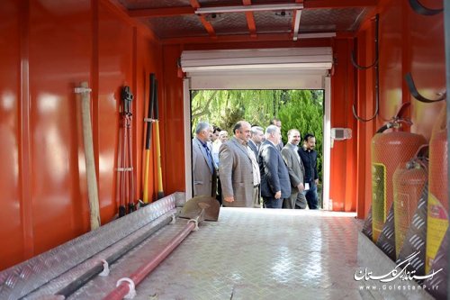 با حضور استاندار، هشت دستگاه ماشین آتش نشانی به دهیاران گلستانی تحویل شد