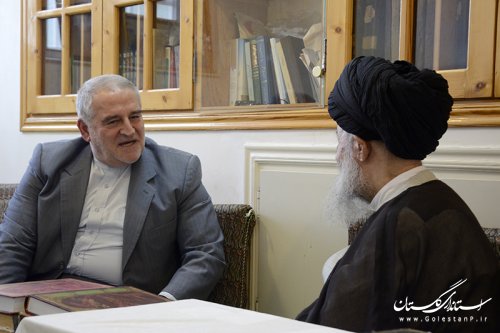استاندار گلستان با آیت اله علوی گرگانی دیدار کرد
