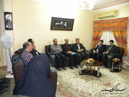 دیدار معاون استاندار با خانواده های شهیدان جلالی و حاجی میرقاسمی