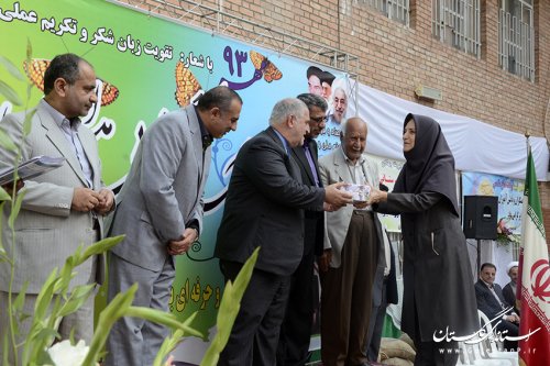 استاندار گلستان: اولین رسالت همه ما دانش آموزی است