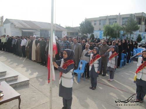 آموزش و پرورش در دوران دفاع مقدس نقش به سزایی ایفا کرد