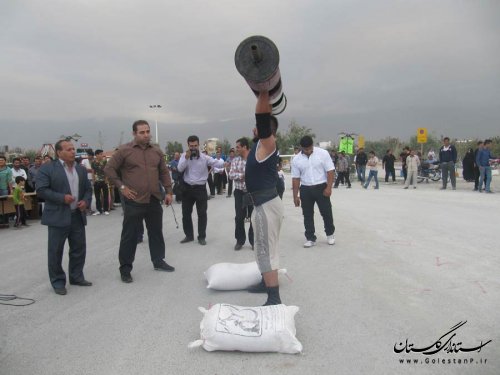 مسابقه قویترین مردان استان گلستان در بندرگز برگزار شد