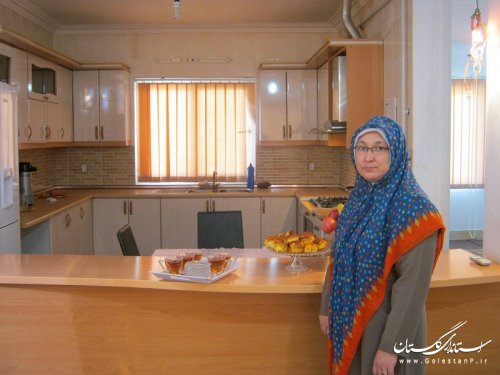تصاویری از فرماندار شهرستان ترکمن در محل کار و کنار خانواده
