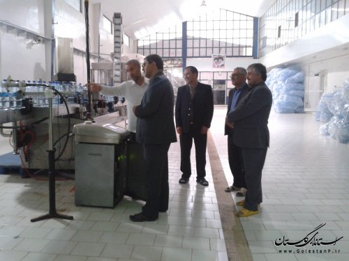 بازدید فرماندار از کارخانه تولید آب معدنی برف چال مینودشت