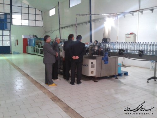 بازدید فرماندار از کارخانه تولید آب معدنی برف چال مینودشت