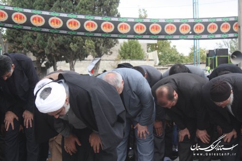 نماز ظهر عاشورا با حضور استاندار گلستان برگزار شد