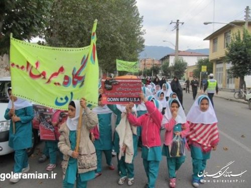 تجمع بزرگ دانش آموزان رامیانی به مناسبت روز مبارزه با استکبار