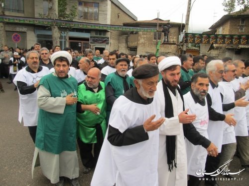 حضور استاندار در عزاداری باشکوه و اقامه نماز ظهر عاشورا در رامیان