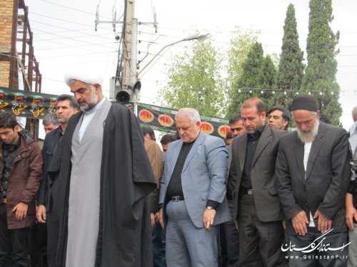 حضور استاندار در عزاداری باشکوه و اقامه نماز ظهر عاشورا در رامیان