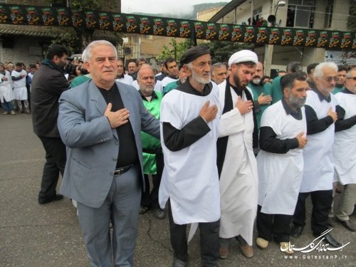 حضور استاندار در عزاداری باشکوه و اقامه نماز ظهر عاشورا در رامیان