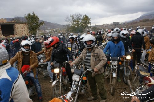 گردهمايي ارتقاء ايمني موتور سواران و عابرين پياده در شهرستان مينودشت برگزار  شد