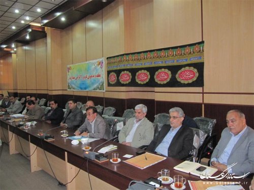 در تمام ادارات شهرستان باید اذان ظهر پخش شود