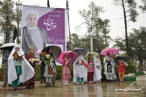 حضور معاون رییس جمهور در امور مجلس در بدو ورود به شهرستان گنبدکاووس در گلزار شهدای گمنام 