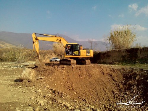 جلوگیری از برداشت بی رویه  مصالح  بستر رودخانه در صادق آباد گالیکش