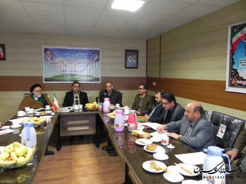 فرماندار مینودشت بر تلاش در جهت بالا بردن رشد علمی دانش آموزان تأکید کرد 