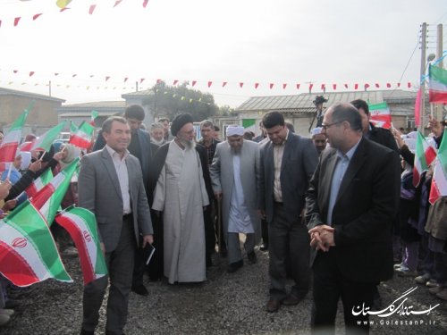 جشن انقلاب با حضورحضرت آیت الله نورمفیدی در مسجد نور سیمین شهر برگزار شد