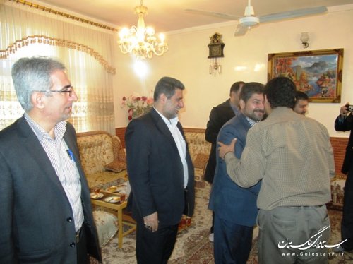 دیدار صمیمانه فرماندار کردکوی با خانواده شهدا و ایثارگران