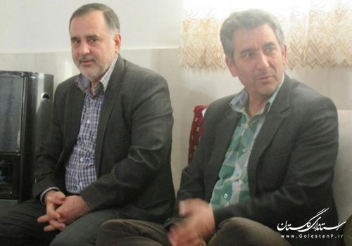 بخشدار لوه با خانواده شهدا روستای صادق آباد و تنگراه دیدار کرد