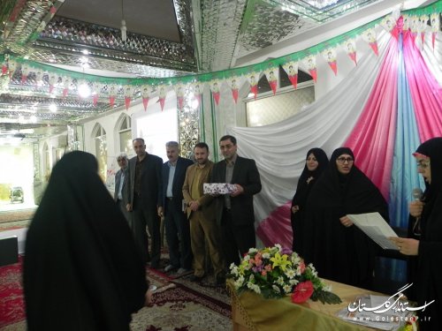 نقش ارزنده بانوان در پیروزی انقلاب بر کسی پوشیده نیست