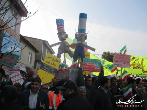 گزارش تصویری از حضور گسترده مردم بندرترکمن در راهپیمایی 22 بهمن