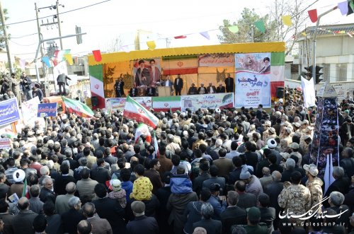 امروز ایران رمز و راز تمام انقلاب های جهانی شده است