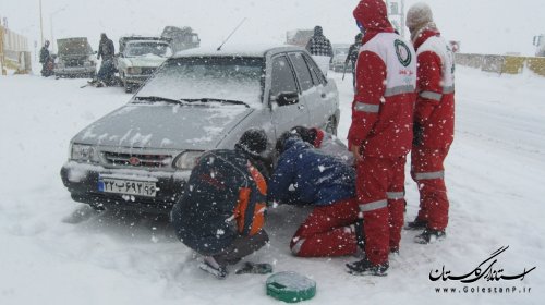 نجات بیمار دیابتی گرفتار در برف و کولاک شهرستان گالیکش