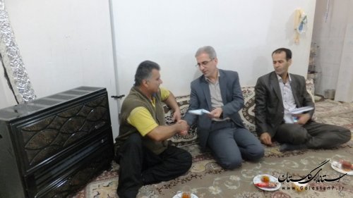 دیدار فرماندار از چند مددجو تحت پوشش بهزیستی
