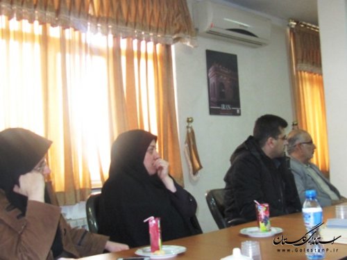 نشست صمیمی فرماندار کردکوی با کارکنان فرمانداری در آخرین ساعت کاری سال 93