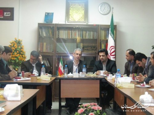 نشست صمیمی فرماندار کردکوی با کارکنان فرمانداری در آخرین ساعت کاری سال 93