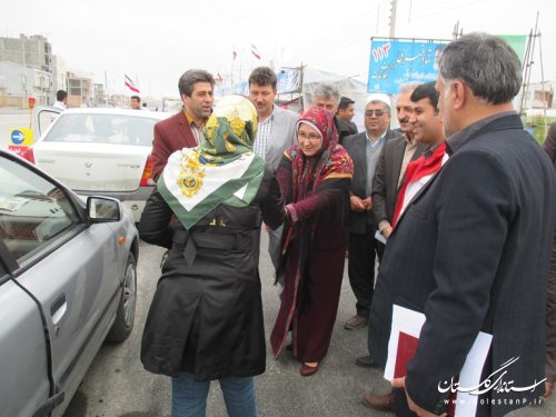  استقبال فرماندار شهرستان ترکمن به مسافران نوروزی بندرترکمن 