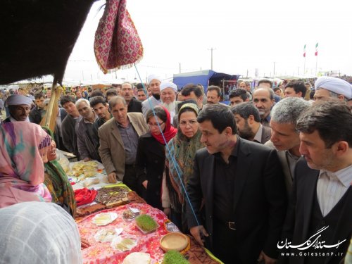 برگزاری کشتی سنتی "گورش" در اولین روز از جشنواره فرهنگ اقوام شهرستان آق قلا