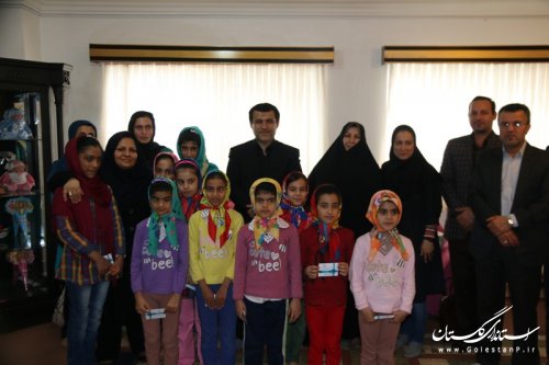 دیدار مدیرکل بهزیستی و نماینده مجلس با کودکان تحت سرپرستی