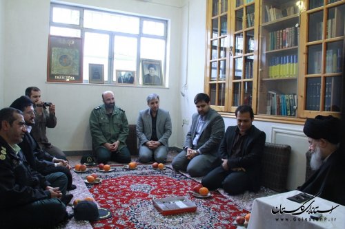 ديدار نوروزي فرماندار مرکز استان با مرجع عالیقدر شیعه در گرگان