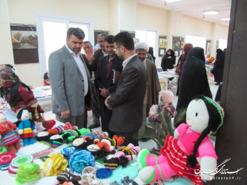 بازدید فرماندار رامیان از نمایشگاه توانمندیهای بانوان