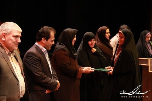 زنان در عرصه های مختلف زندگی مهمترین شاخص توسعه و معیار سنجش دانایی محسوب می شوند
