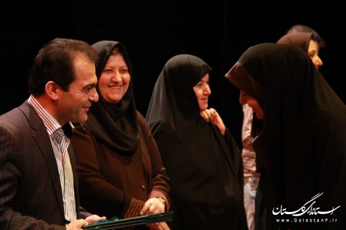 زنان در عرصه های مختلف زندگی مهمترین شاخص توسعه و معیار سنجش دانایی محسوب می شوند