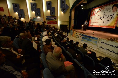 حساب 100 حضرت امام (ره) با فلسفه فقرزدایی بنیانگذاری شده است
