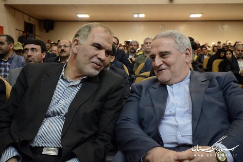 کارگران و کارفرمایان می توانند زمینه ساز توسعه ی استان شوند