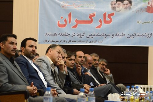 کارگران و کارفرمایان می توانند زمینه ساز توسعه ی استان شوند