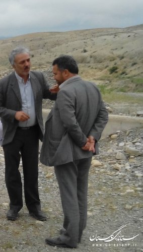 بازدید فرماندار شهرستان مراوه تپه از سد کوچک انحرافی چشمه ساوه
