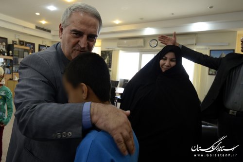 دیدار صمیمانه استاندار گلستان با فرزندان تحت سرپرستی بهزیستی