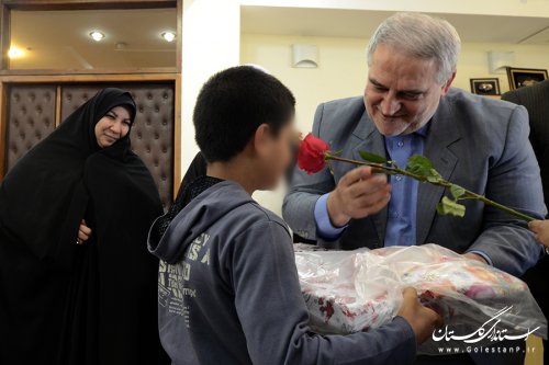 دیدار صمیمانه استاندار گلستان با فرزندان تحت سرپرستی بهزیستی