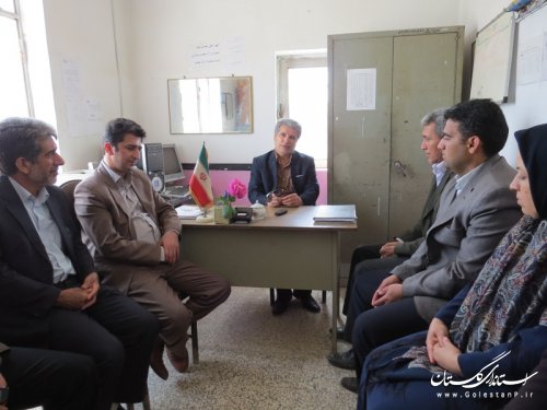 بازدید سرزده فرماندار آق قلا از دبستان ایثار روستای گوگ تپه