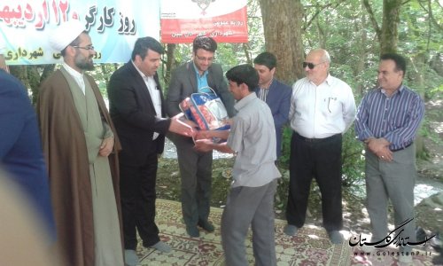 حضور فرماندار رامیان در مراسم تجلیل از کارگران و بازنشستگان شهرداری خان به بین